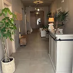 Mellow Hotel 2*